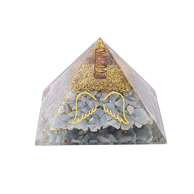 Orgonitová pyramída – angelit s anjelskými krídlami