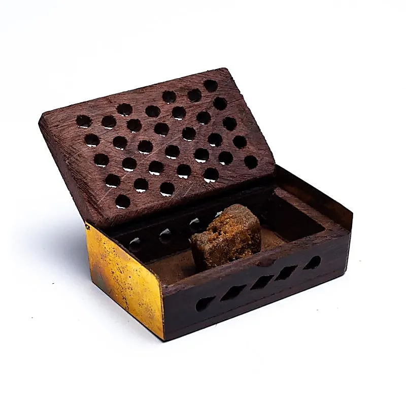 Vonná živica Myrha v drevenej krabičke, 6 × 4 cm