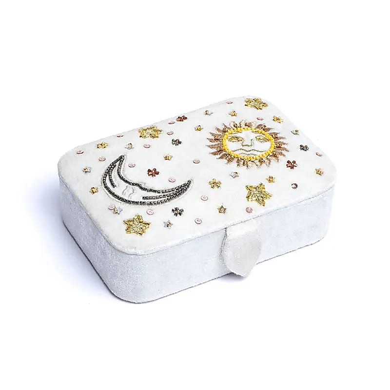 Zamatová šperkovnica / tarot krabička – biela so Slnkom a Mesiacom