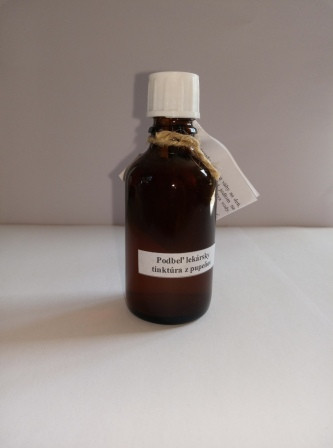 Podbeľ lekársky tinktúra z pupeňov