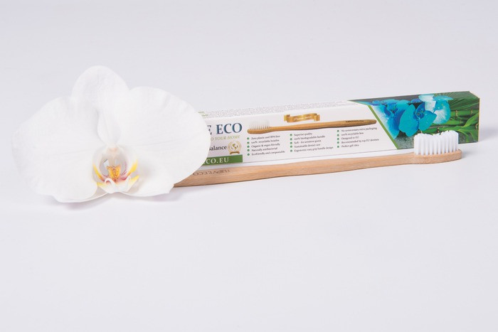 Bambusová zubná kefka Super White - mäkká až stredne tvrdá